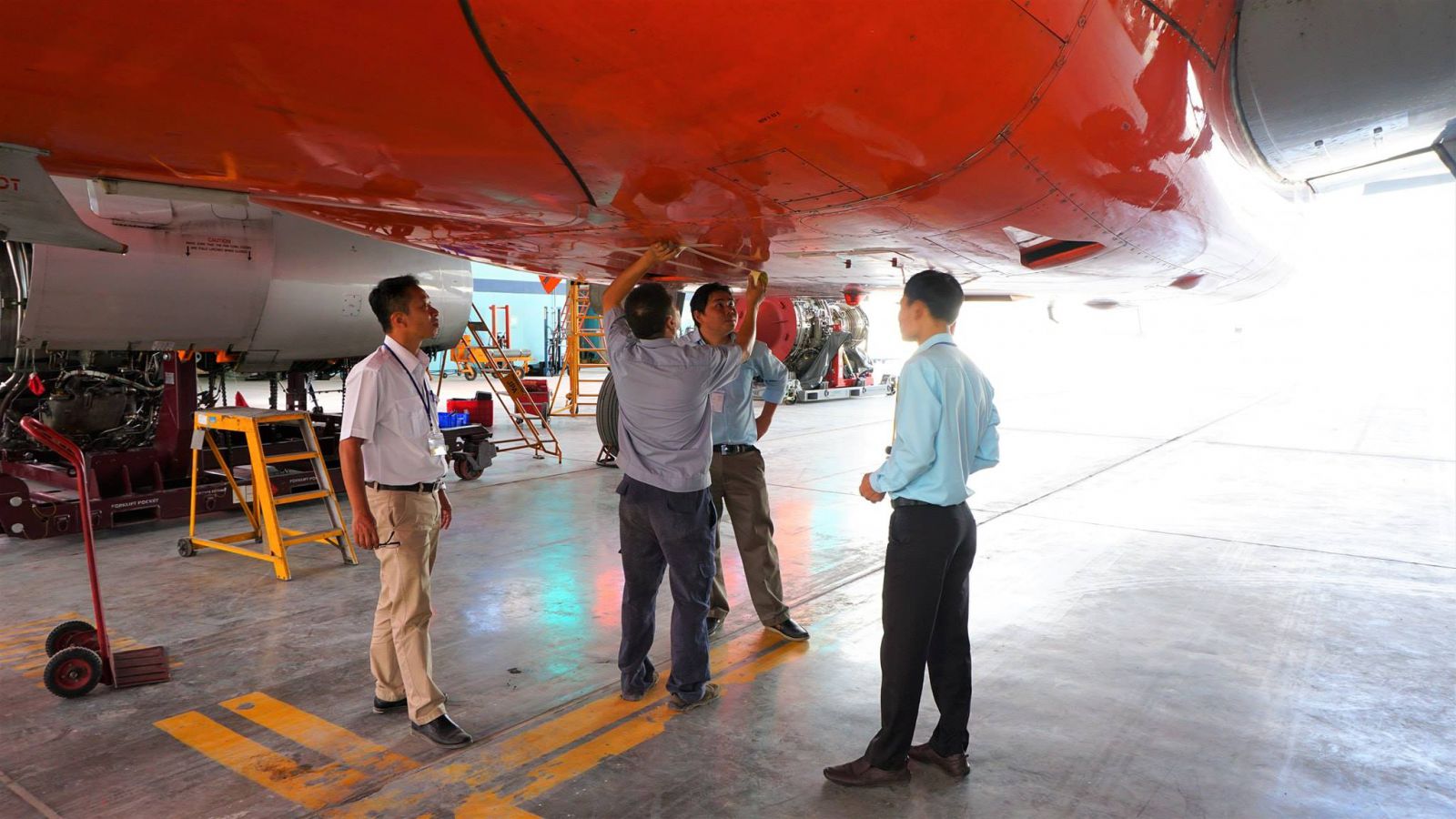 cam-on-hang-hang-khong-jetstar-da-tin-dung-san-pham-giay-nham-cao-cap-cua-cty-dung-tien