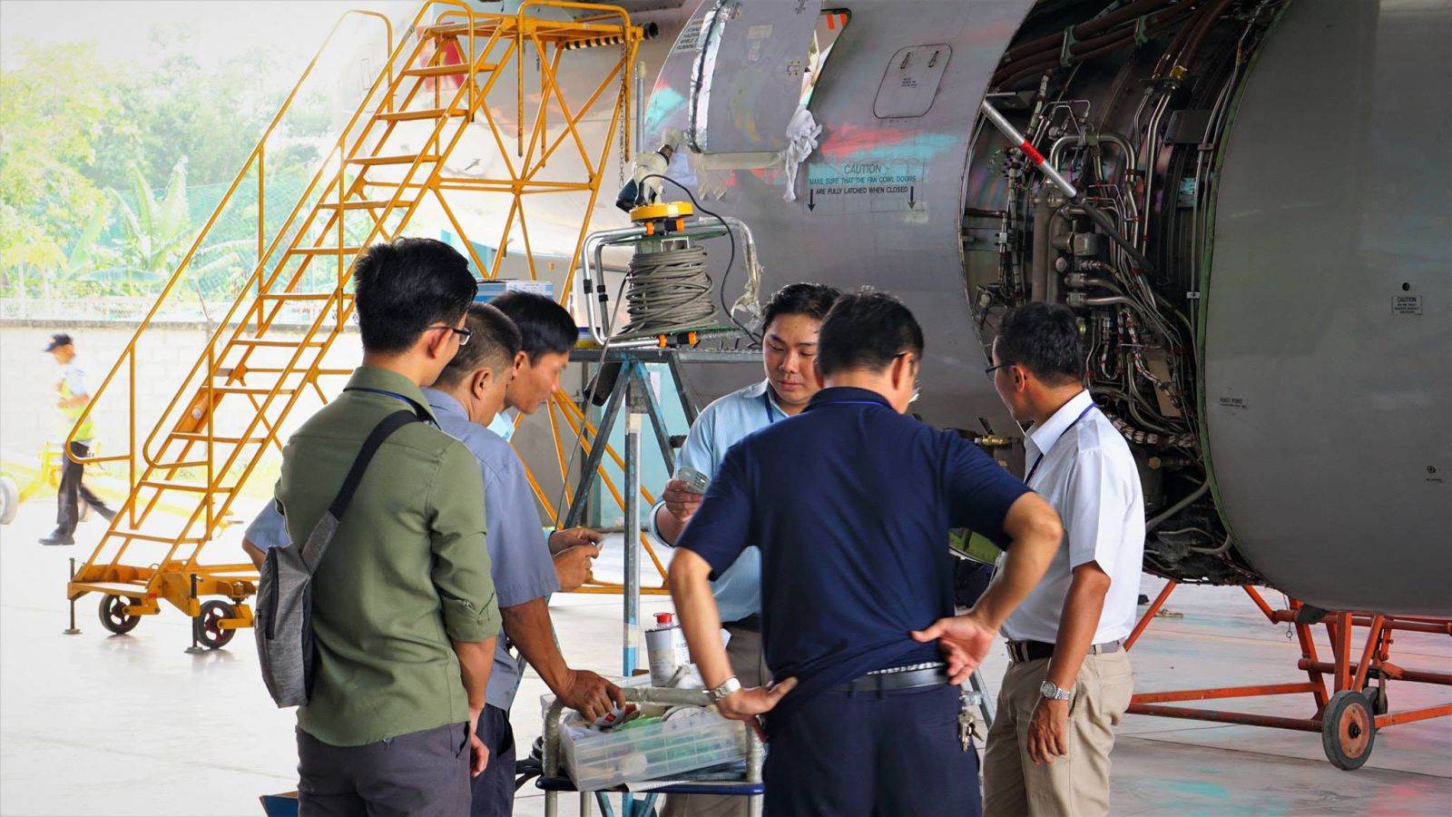 cam-on-hang-hang-khong-jetstar-da-tin-dung-san-pham-giay-nham-cao-cap-cua-cty-dung-tien